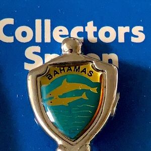 Vtg Bahamas collectors Spoon in original box has dolphins on it 41/2” made USA